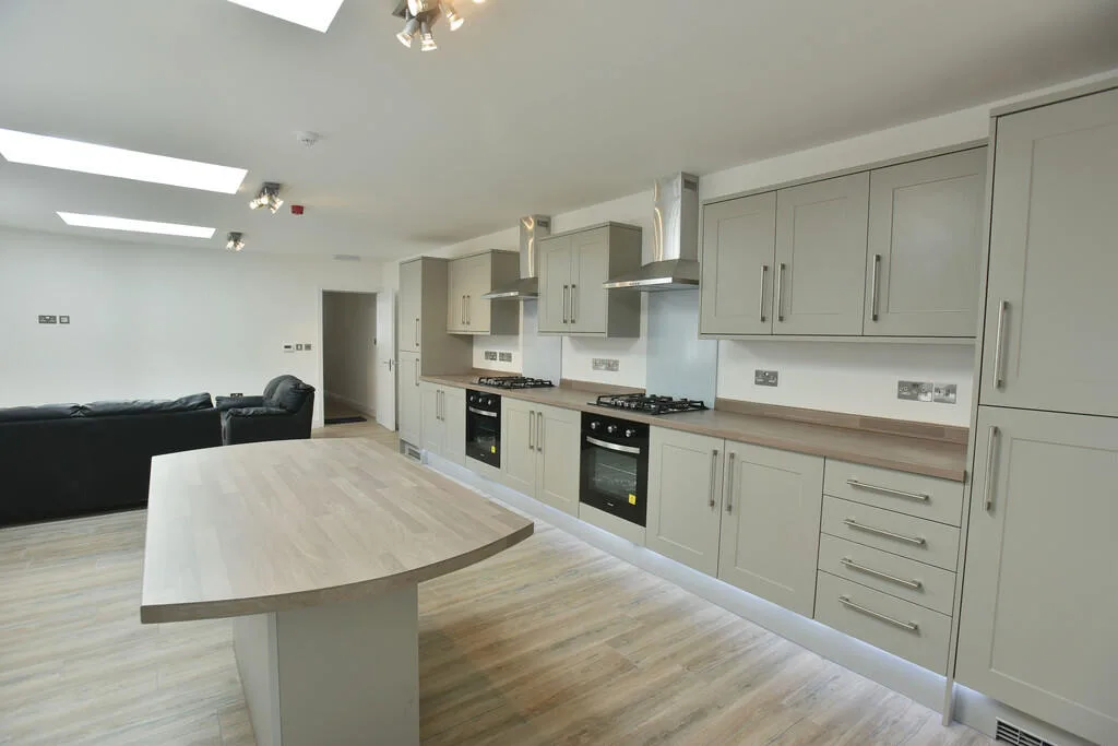 1 bedroom house share for rent