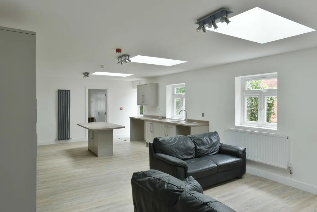1 bedroom house share for rent