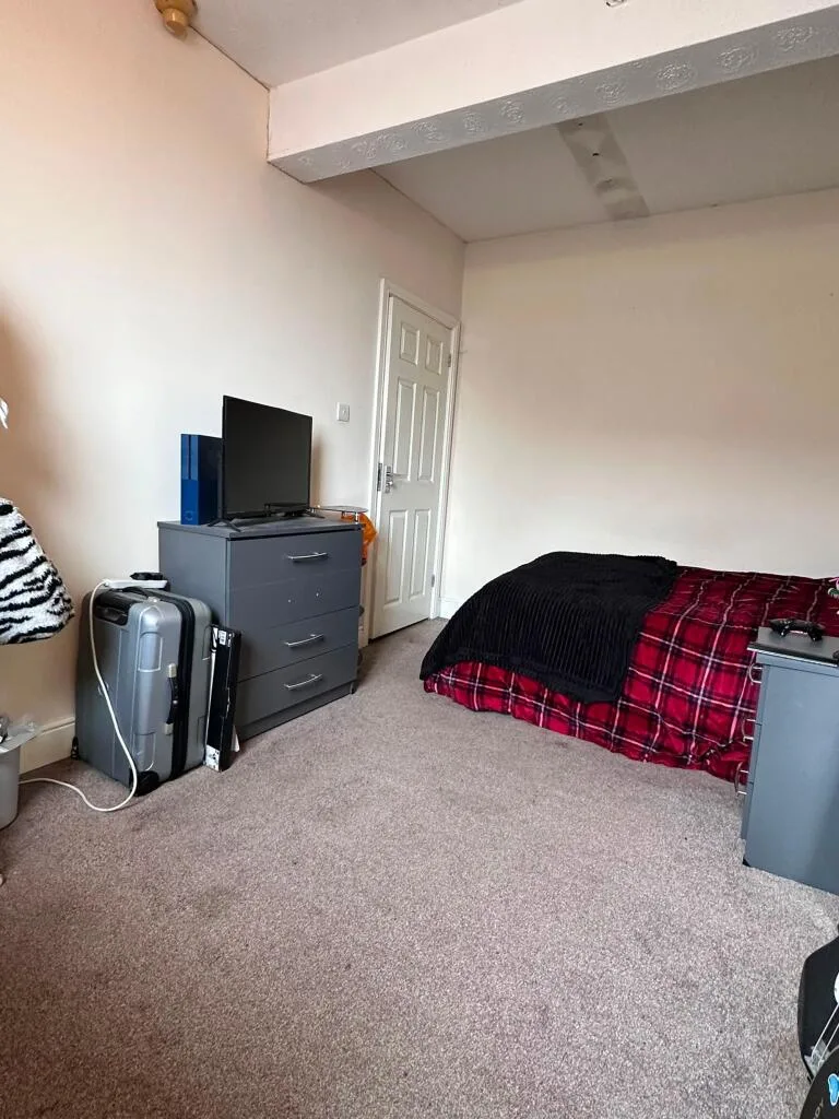 1 bedroom maisonette for rent