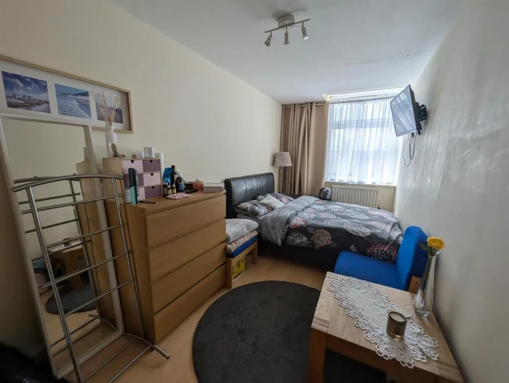 2 bedroom house for rent