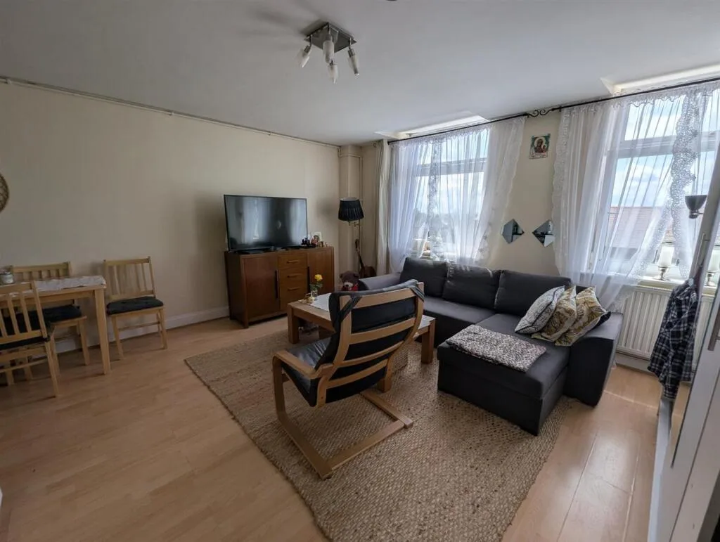 2 bedroom house for rent