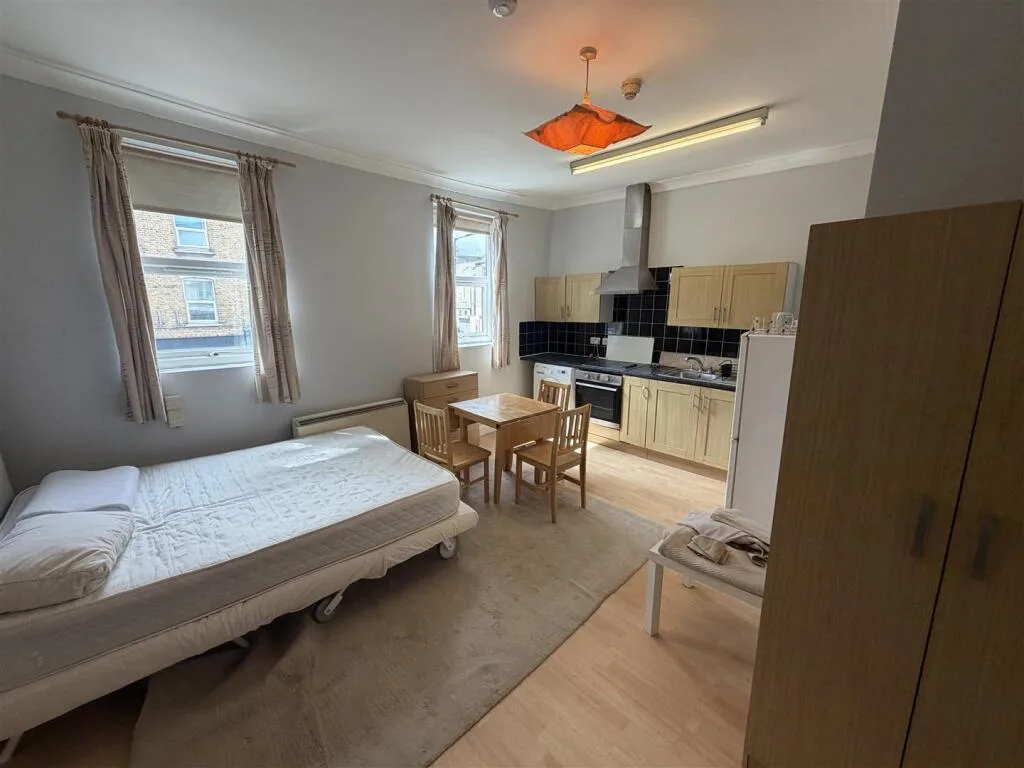 Studio flat for rent
