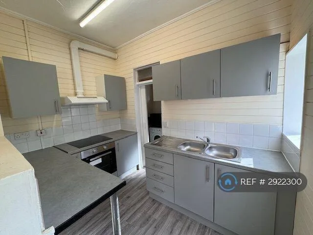 1 bedroom house share for rent
