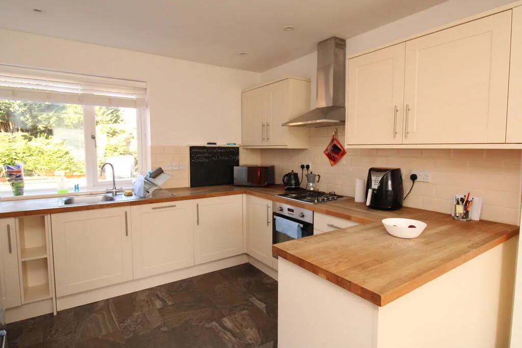 4 bedroom mews property for rent