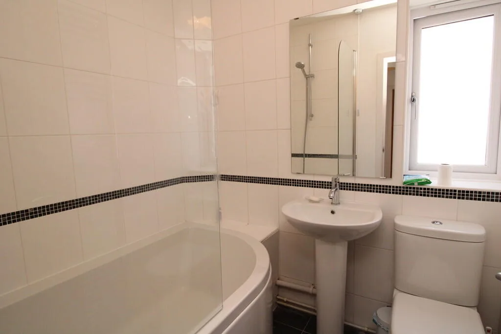 4 bedroom mews property for rent