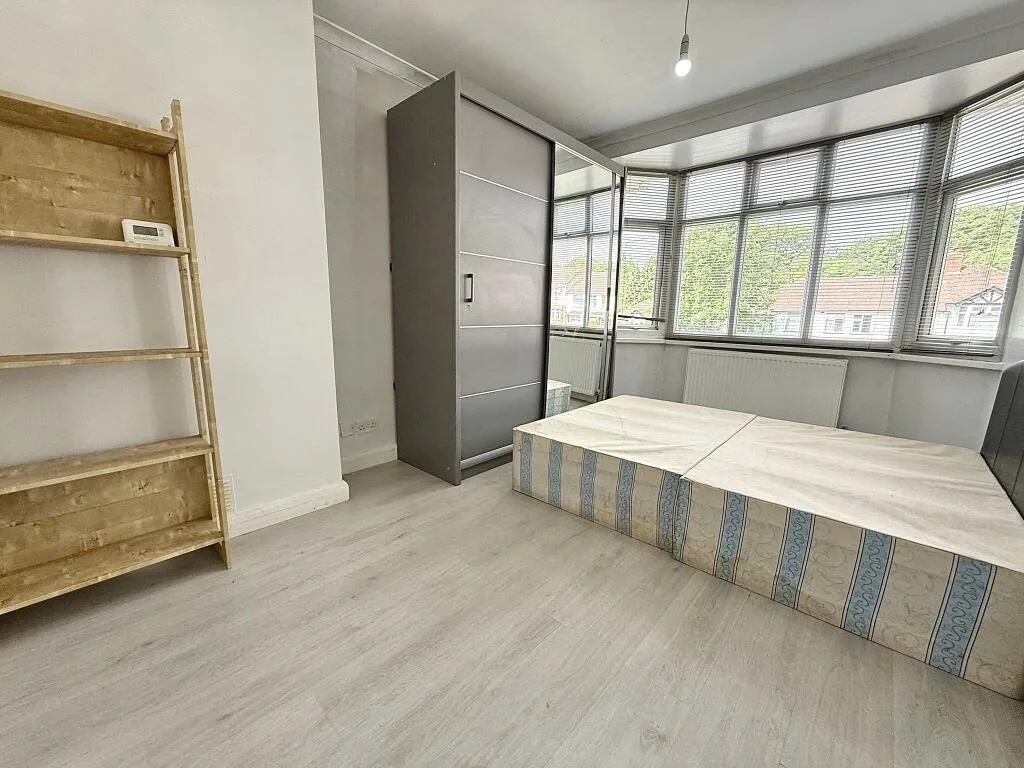 3 bedroom end of terrace house for rent