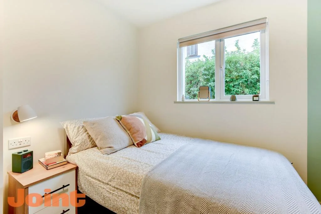 6 bedroom house for rent