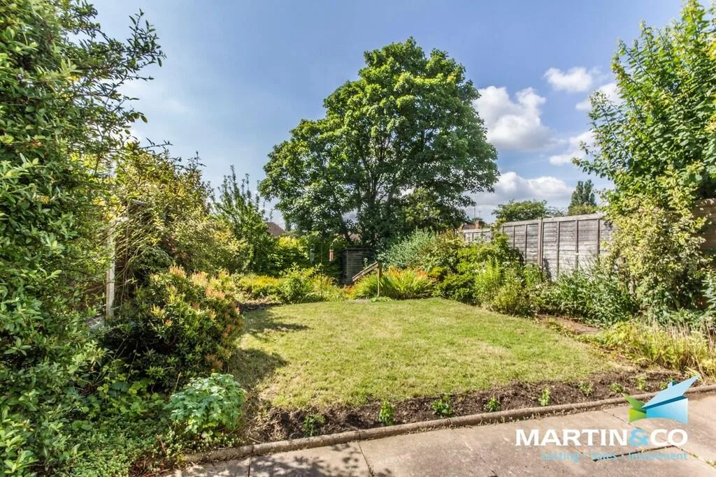 3 bedroom semi-detached house for rent