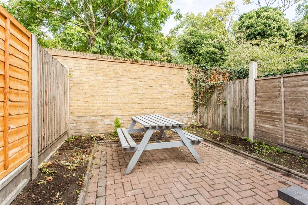 2 bedroom terraced house for rent