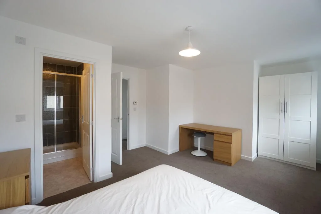 5 bedroom house for rent