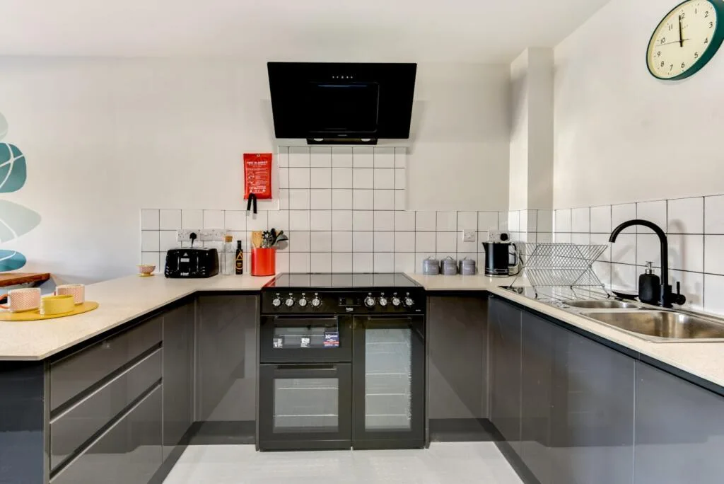 1 bedroom house share for rent