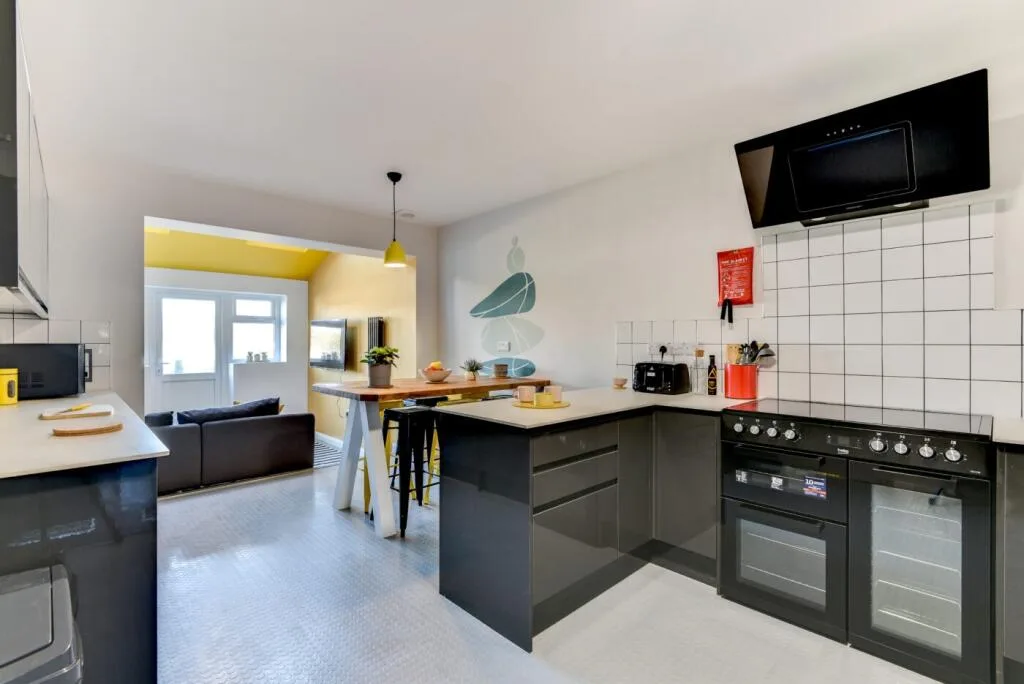 8 bedroom house for rent