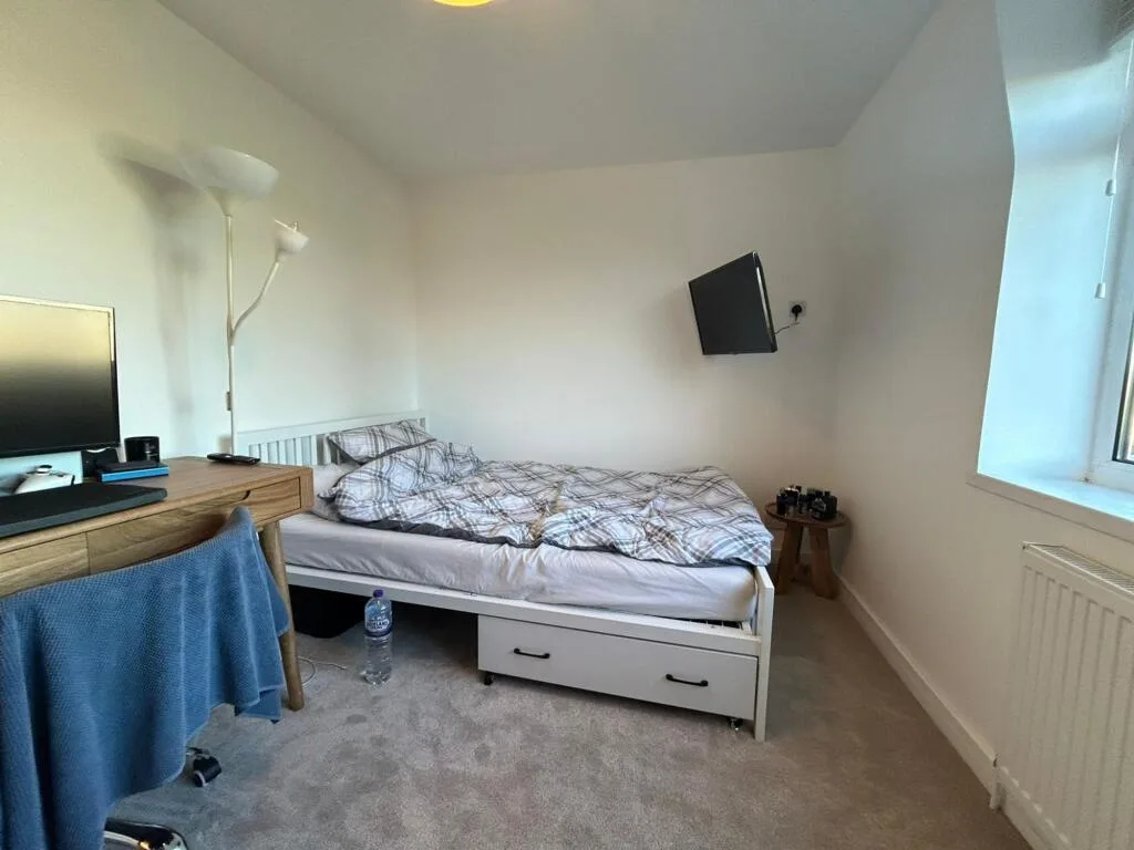 2 bedroom end of terrace house for rent