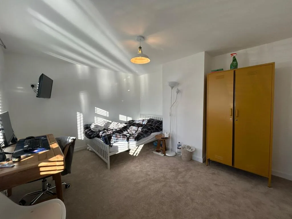 2 bedroom end of terrace house for rent