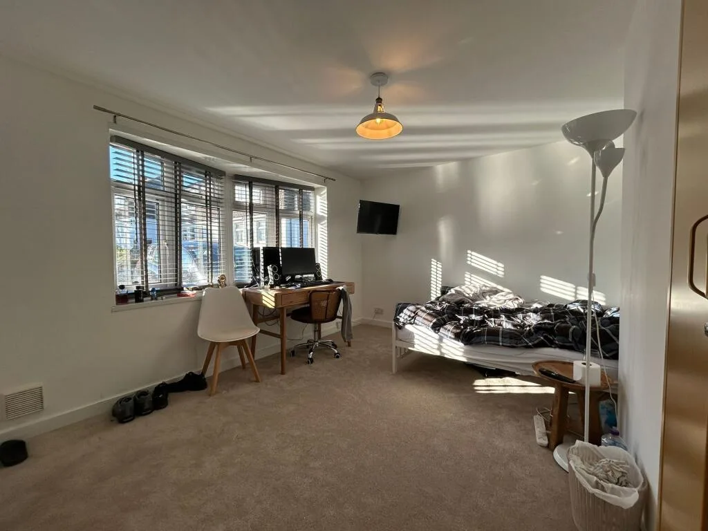 2 bedroom end of terrace house for rent