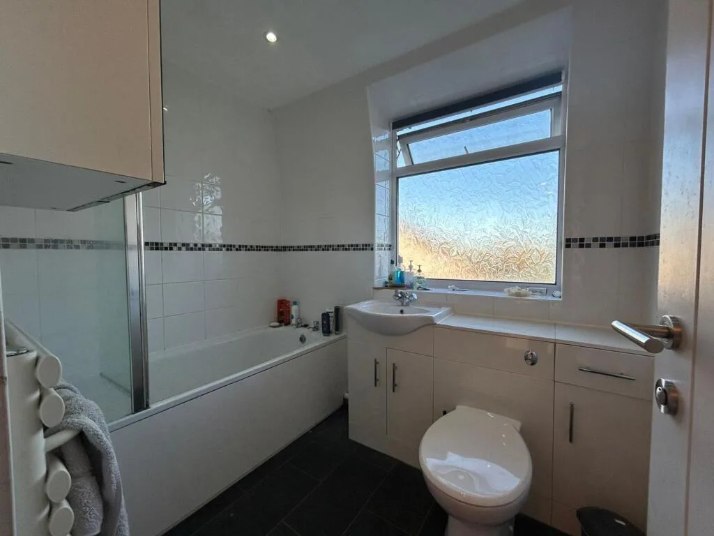 2 bedroom end of terrace house for rent