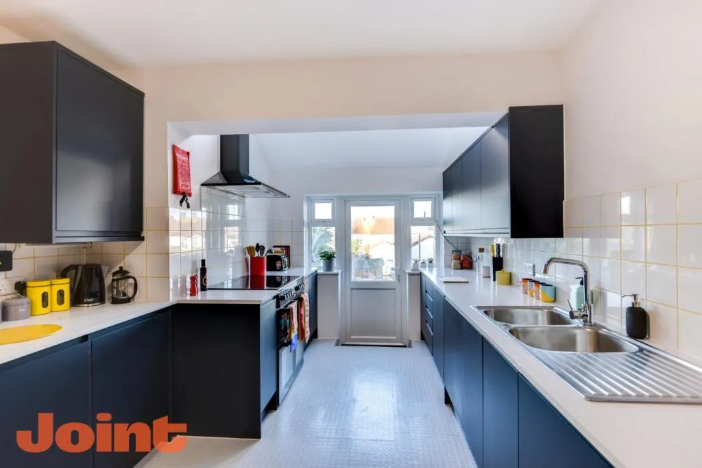 1 bedroom house share for rent