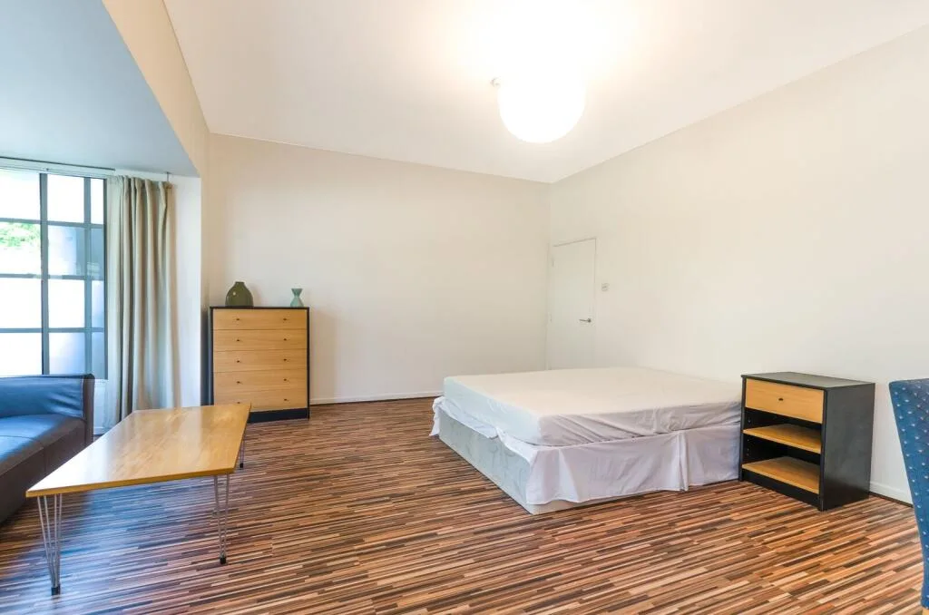 Studio flat for rent
