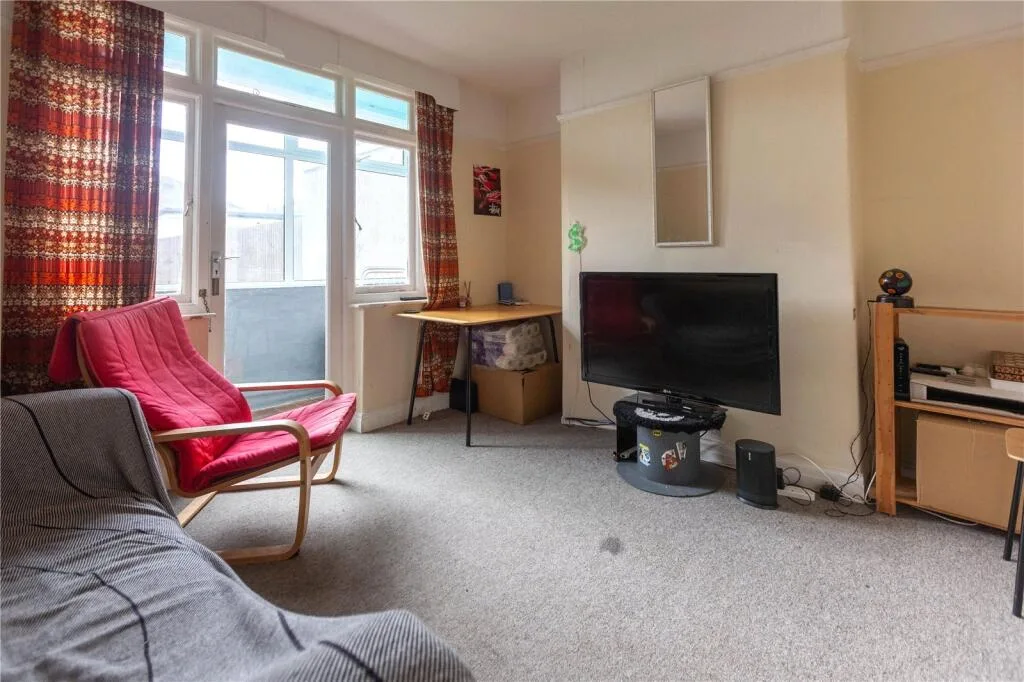 3 bedroom end of terrace house for rent