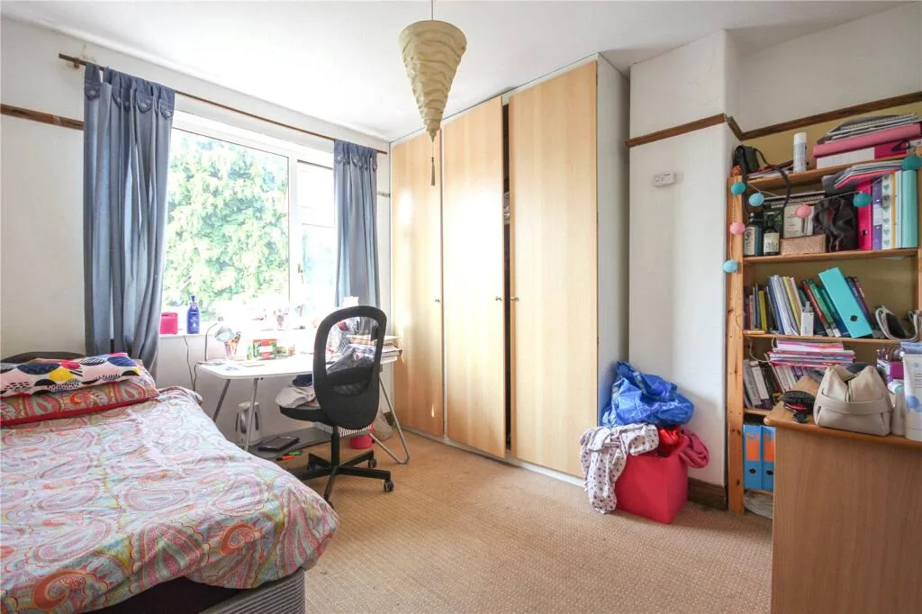 3 bedroom end of terrace house for rent