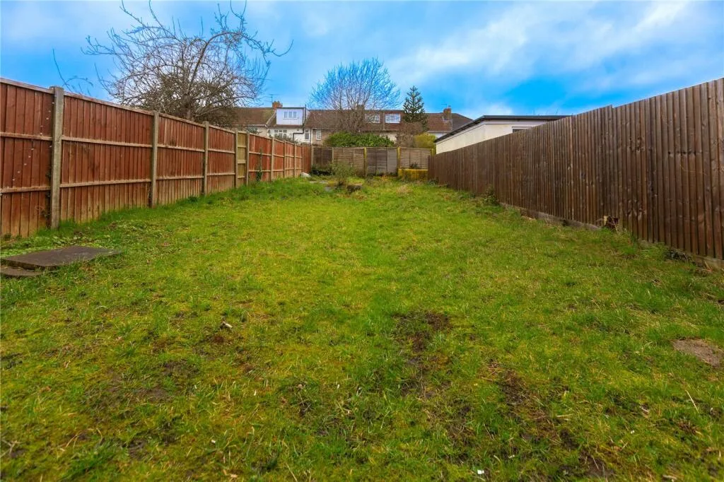 3 bedroom end of terrace house for rent