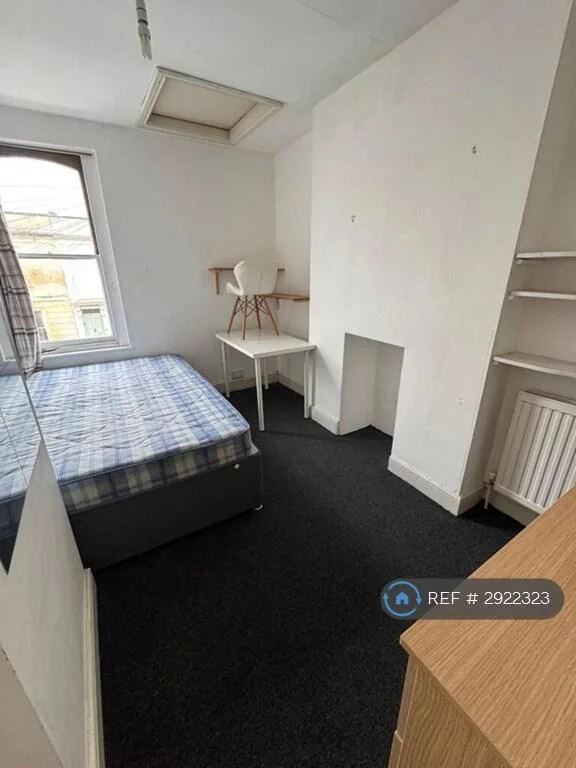 1 bedroom house share for rent