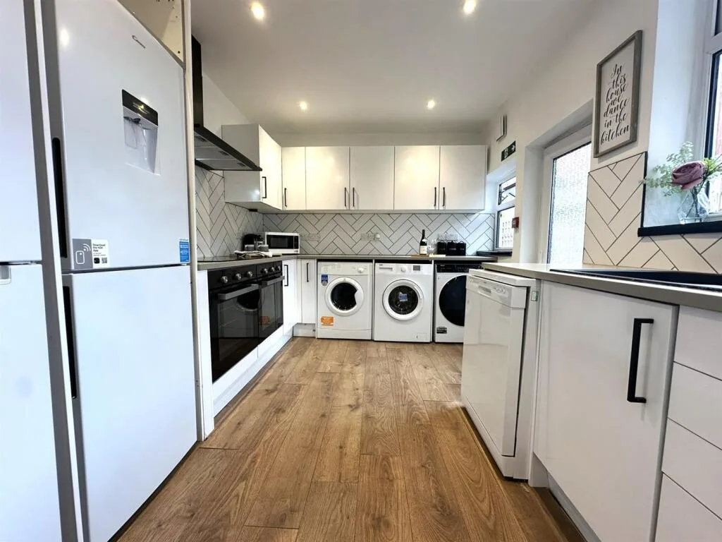 1 bedroom house share for rent