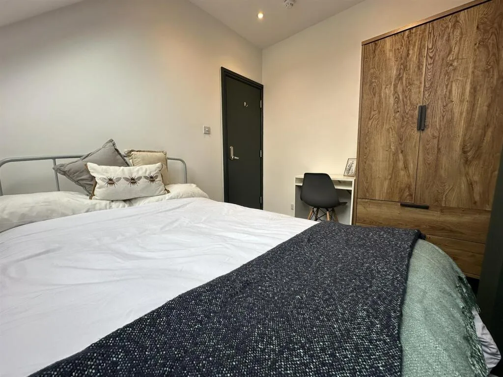 1 bedroom house share for rent
