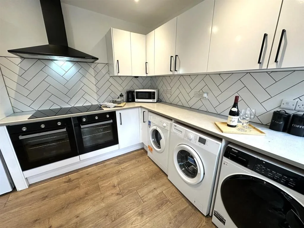 1 bedroom house share for rent