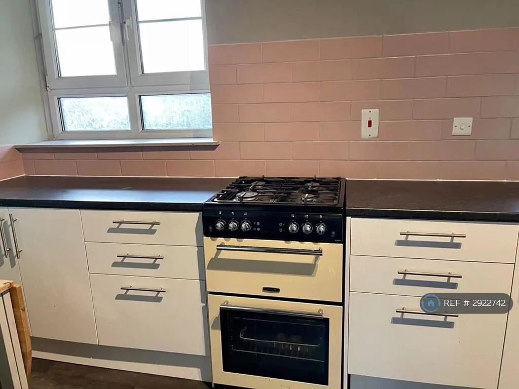3 bedroom flat for rent