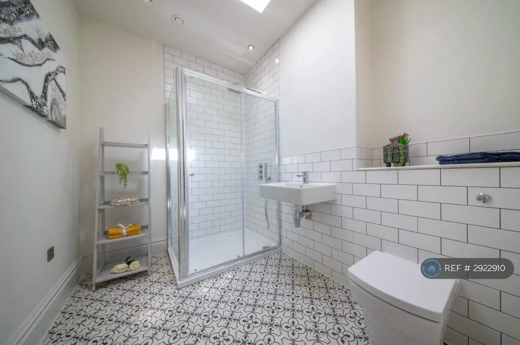 4 bedroom flat for rent
