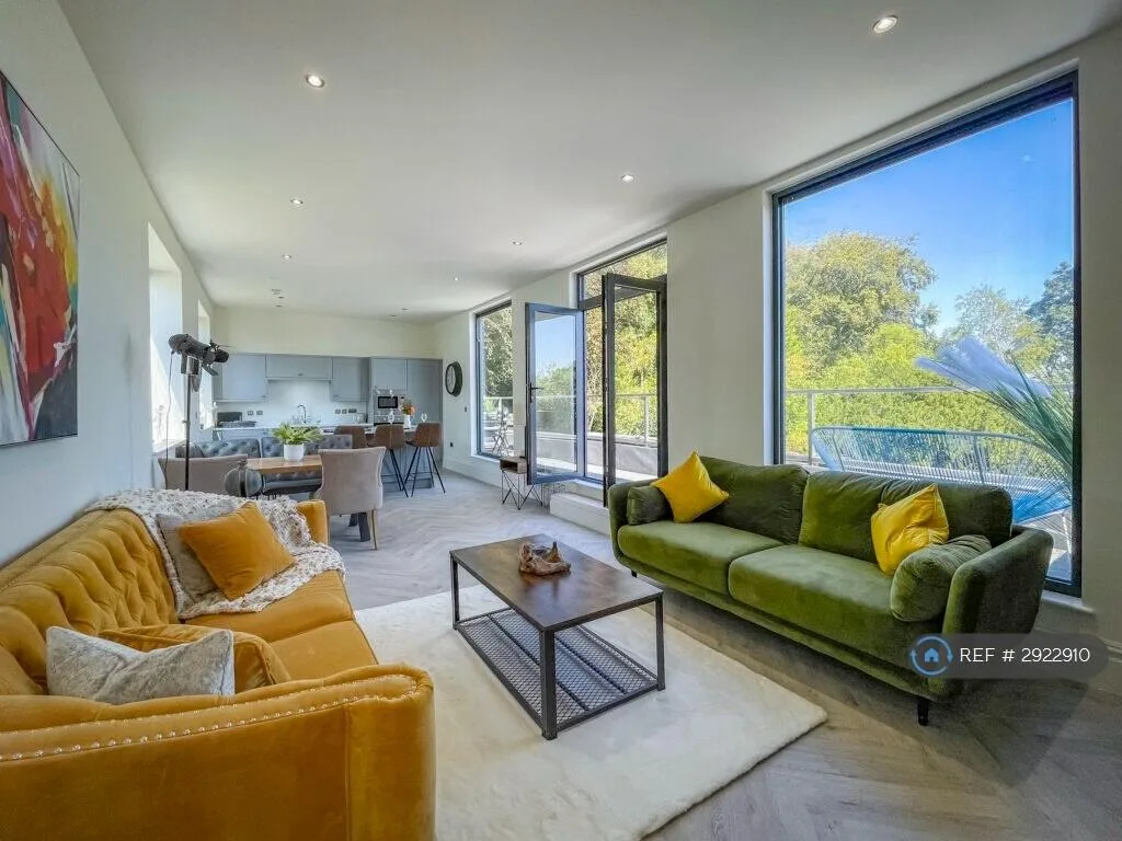 4 bedroom flat for rent