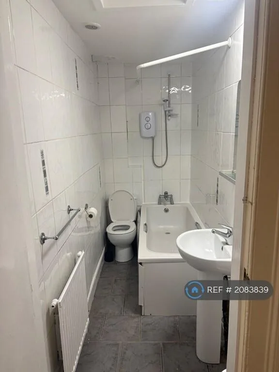 3 bedroom flat for rent