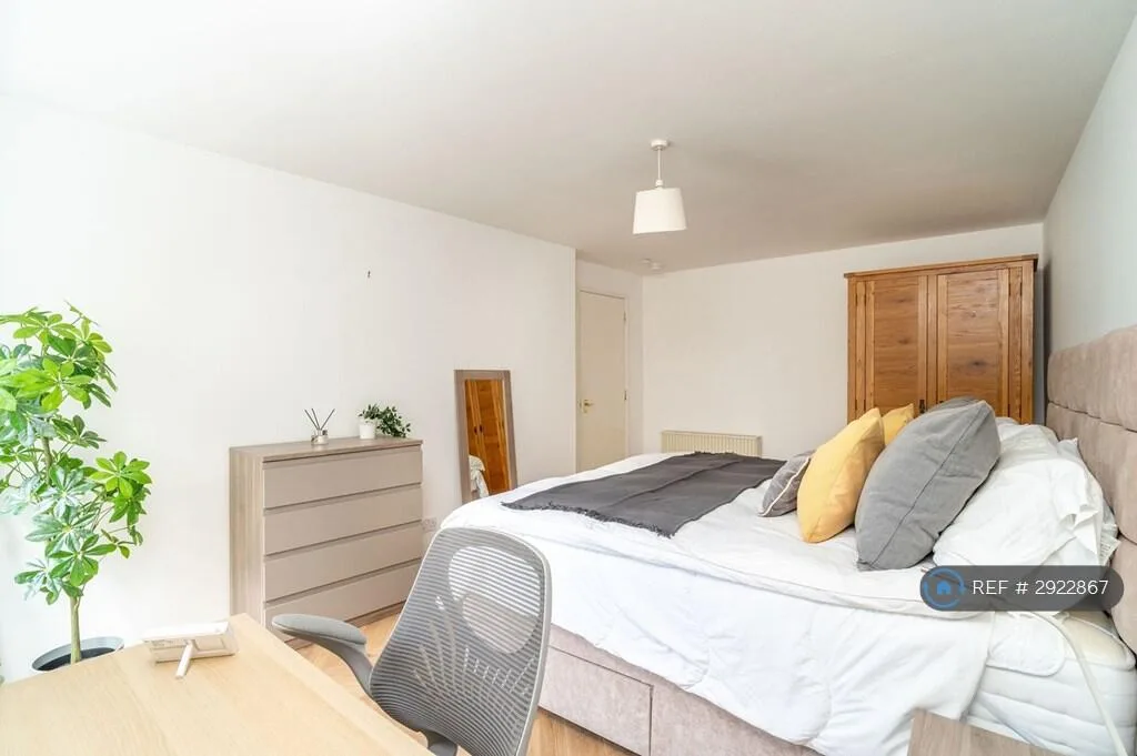 3 bedroom flat for rent