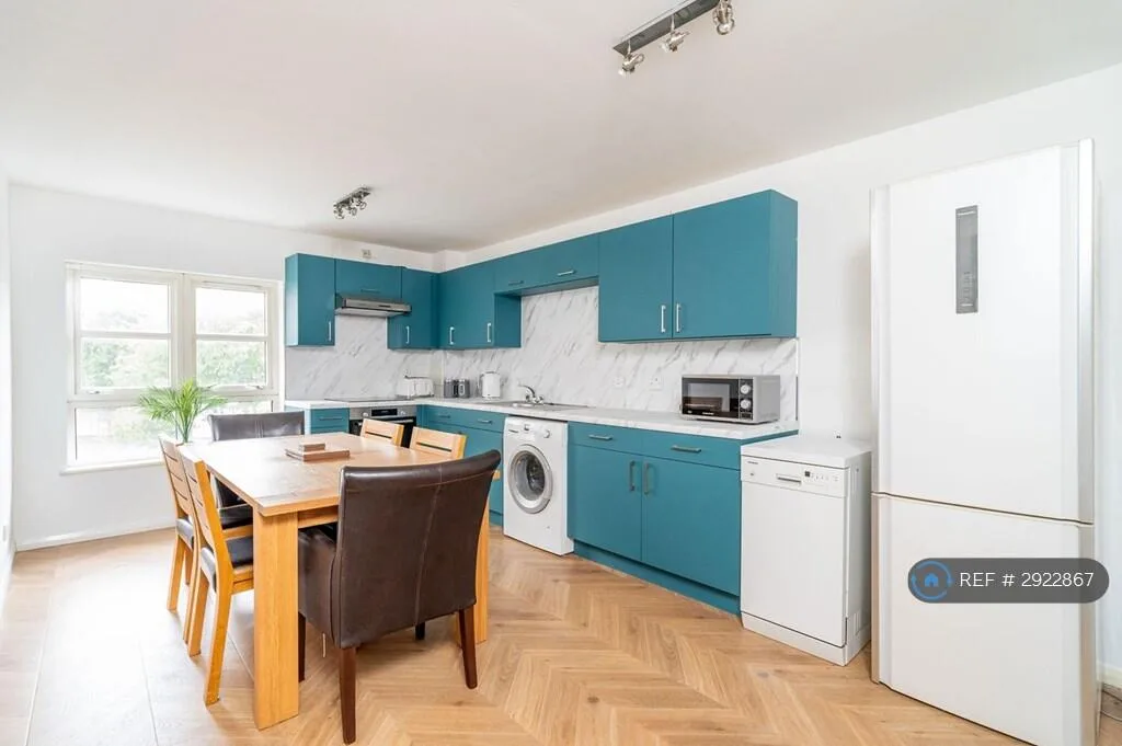 3 bedroom flat for rent