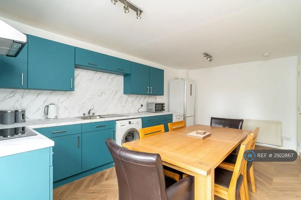 3 bedroom flat for rent