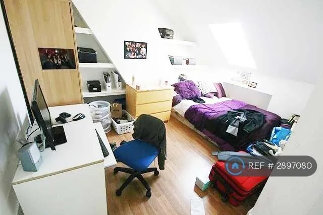 6 bedroom maisonette for rent