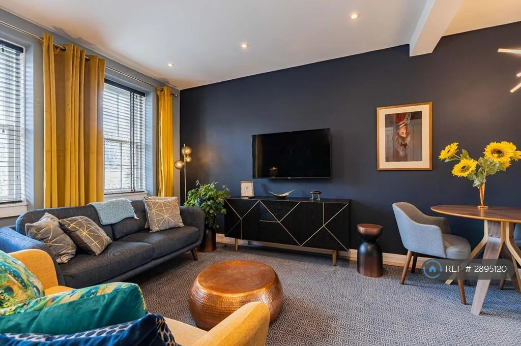 3 bedroom flat for rent