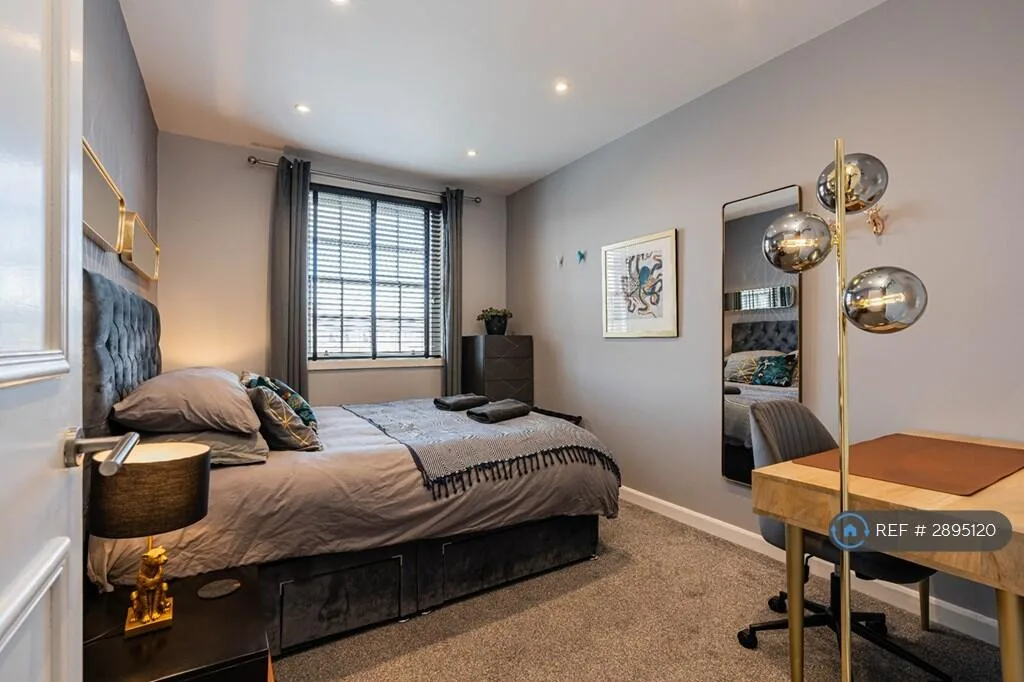3 bedroom flat for rent