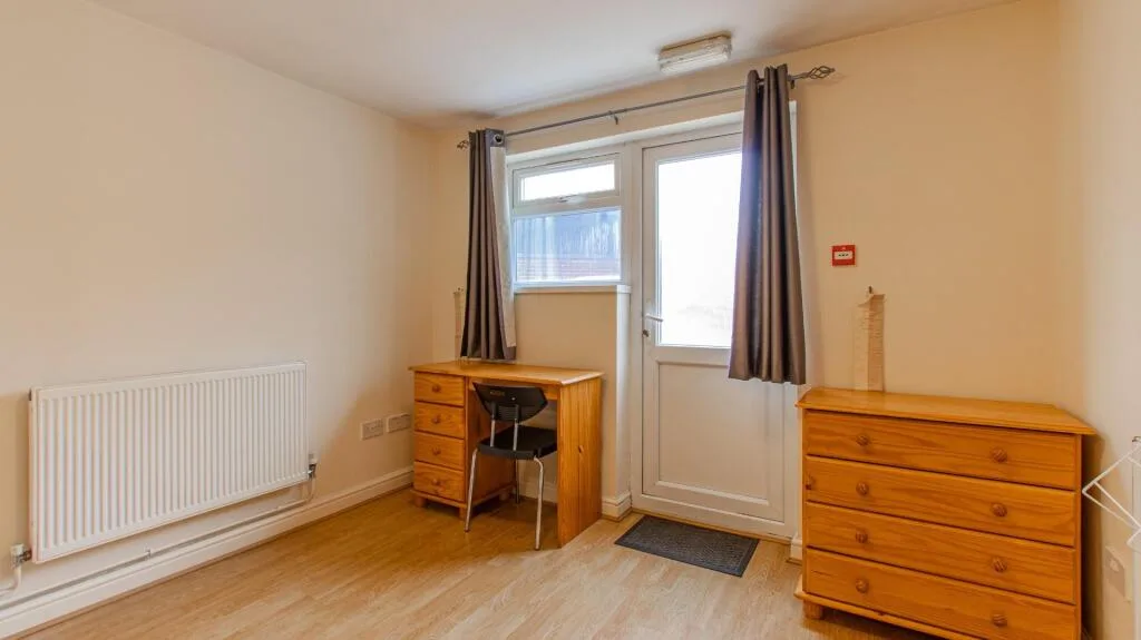 1 bedroom private hall for rent