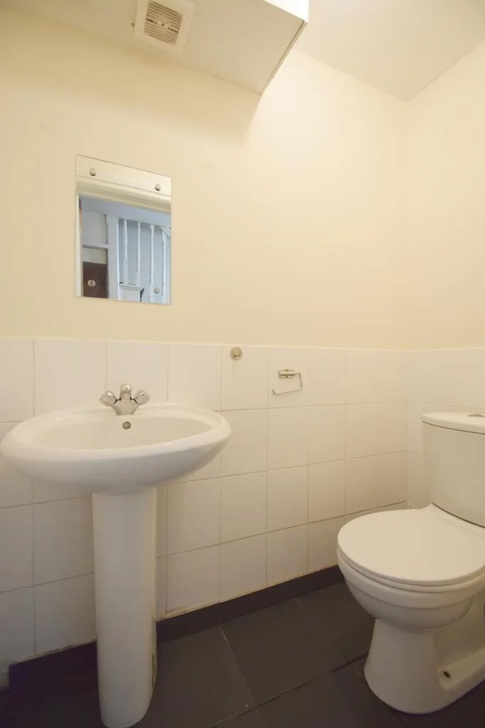 1 bedroom house share for rent