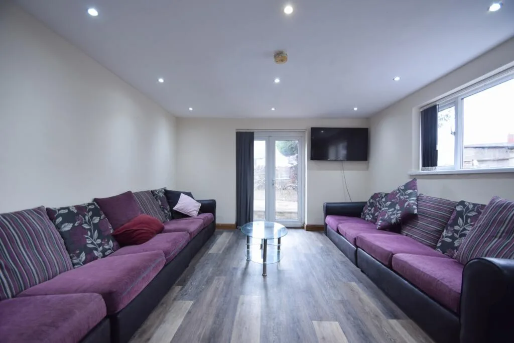 1 bedroom house share for rent