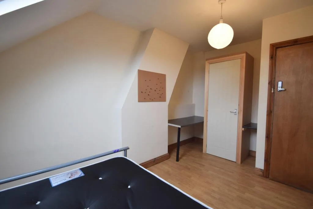 1 bedroom house share for rent