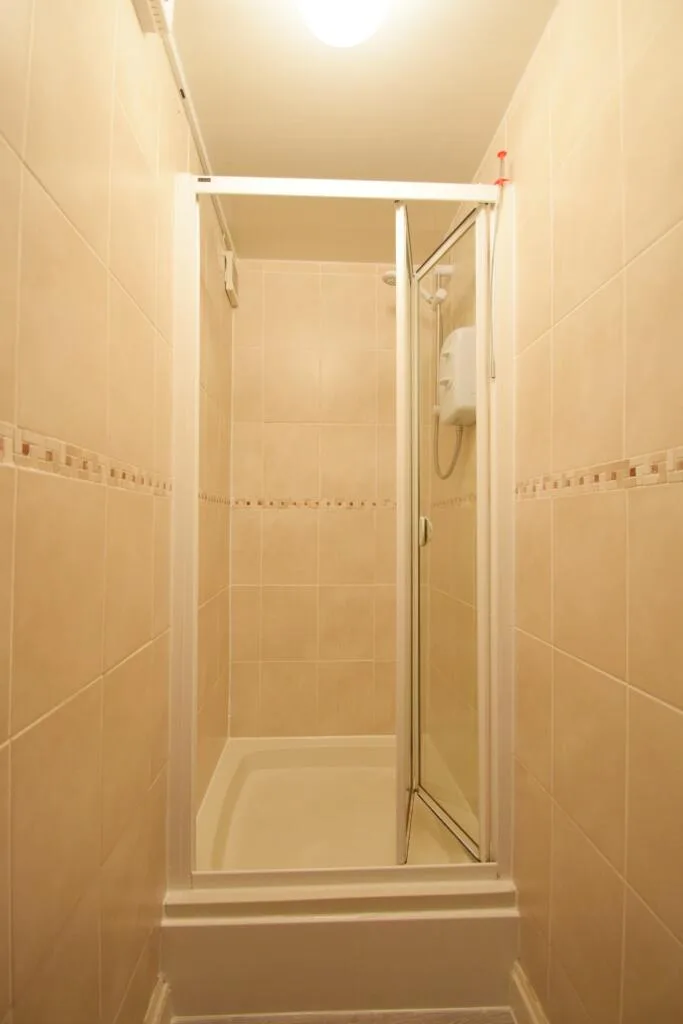 1 bedroom house share for rent