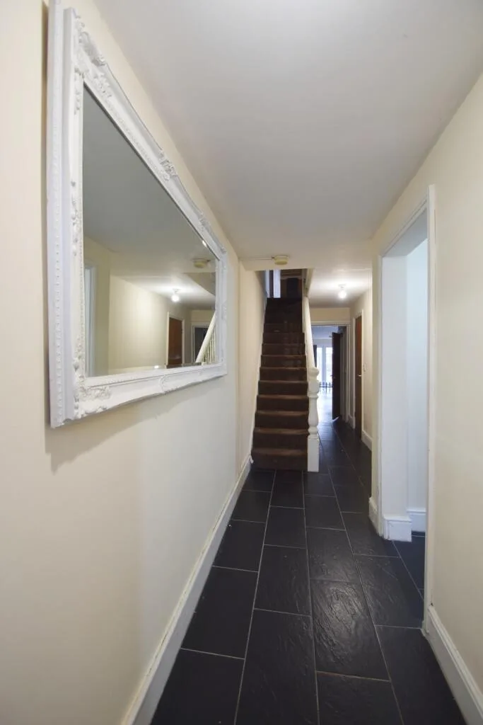 1 bedroom house share for rent