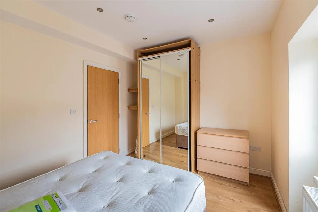 1 bedroom private hall for rent