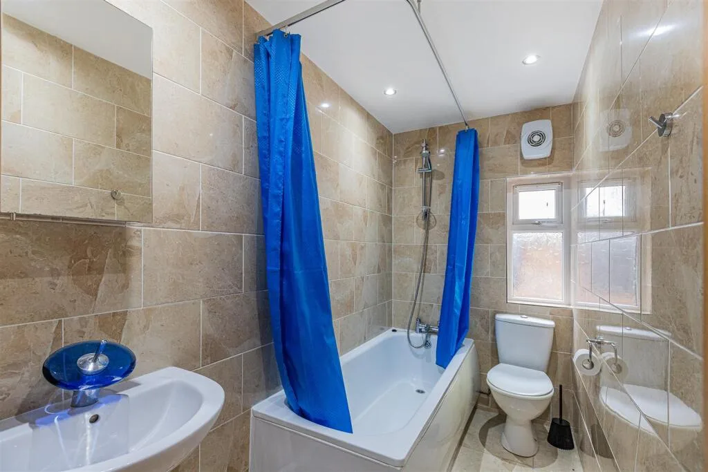 1 bedroom private hall for rent