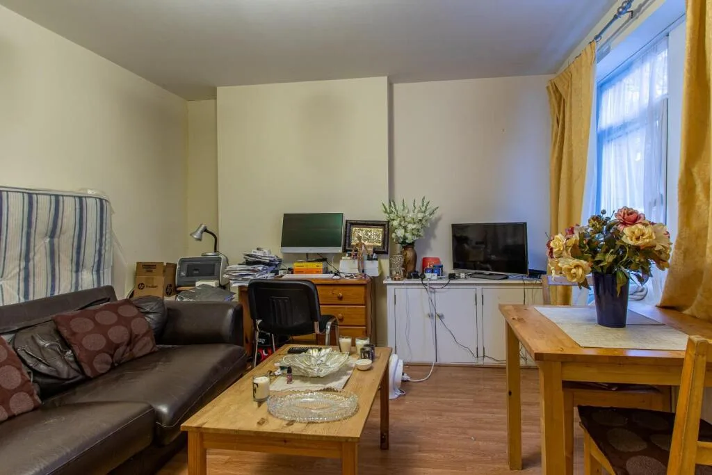 1 bedroom private hall for rent