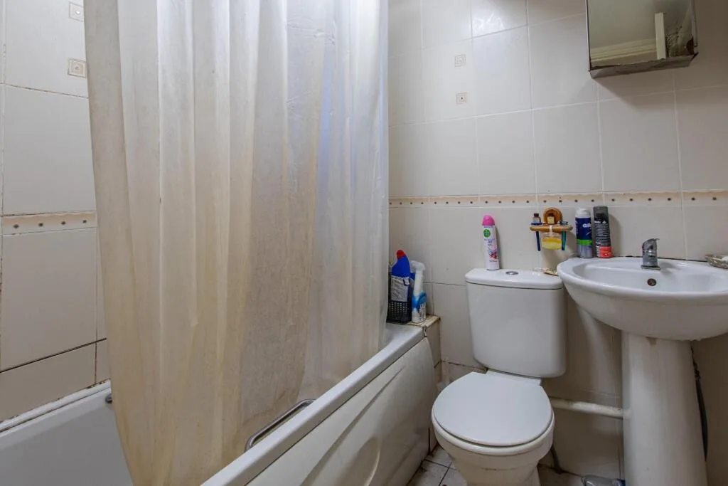 1 bedroom private hall for rent
