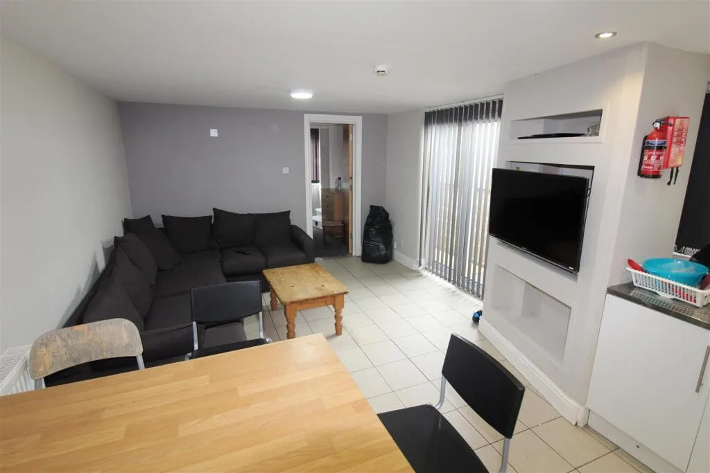 1 bedroom house for rent